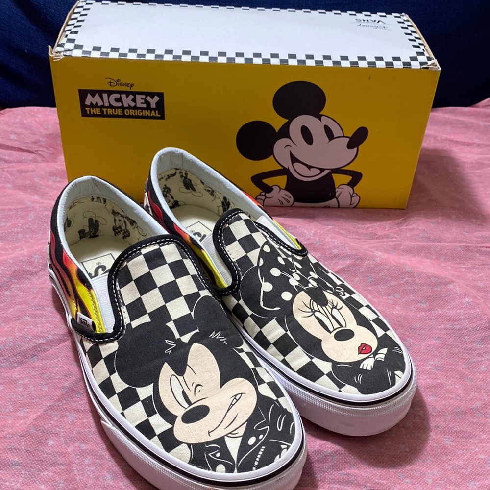 Disney x Vans Mickey & Minnie flame Classic Slip on